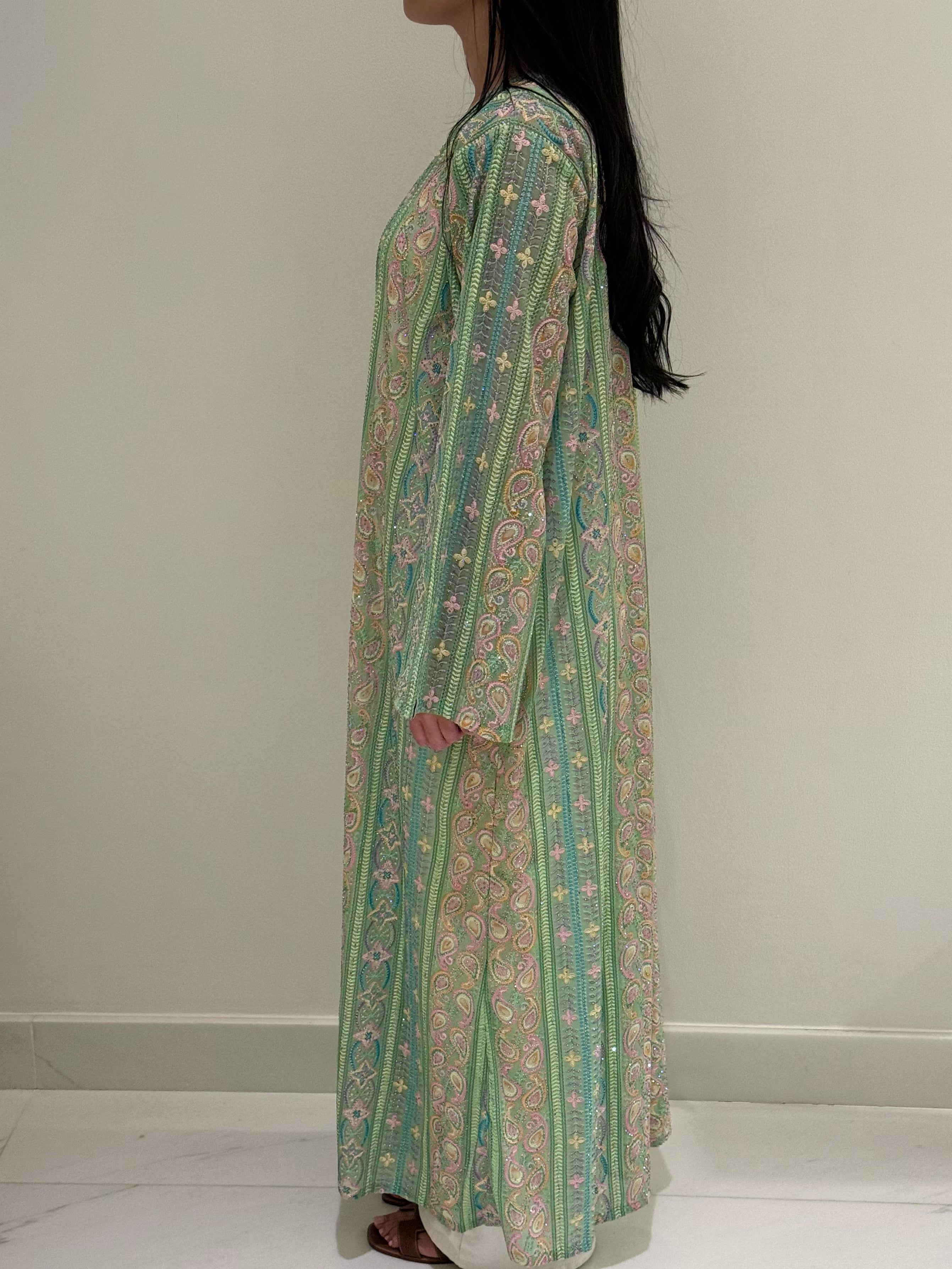 Abaya Naïa KIMAIAN - Premium flowing abaya, movement detail