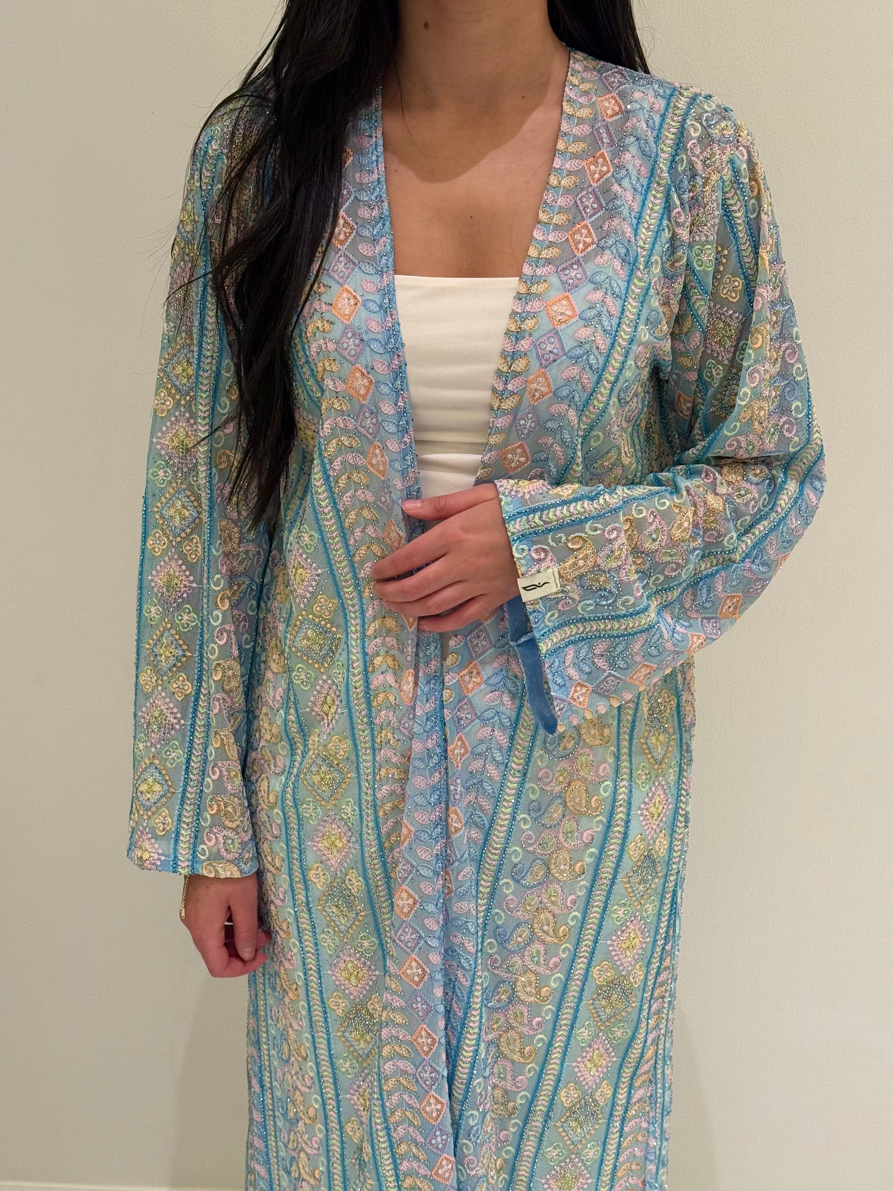 Abaya Kezyah KIMAIAN - Premium dark abaya with gold embellishments, styled