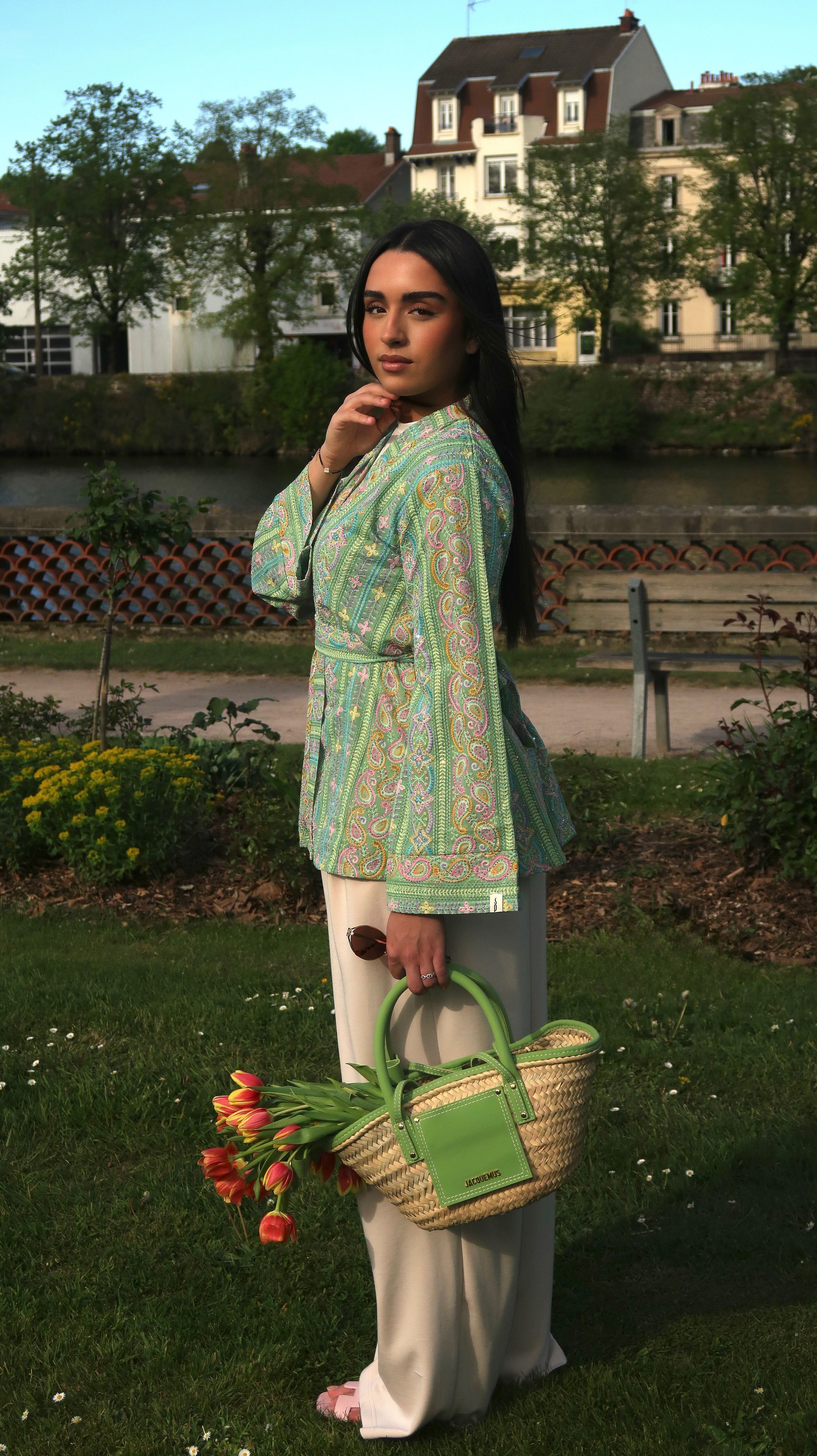 Kimono Seyda KIMAIAN - Bold pattern and color detail, close-up
