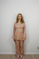 Set Farah — hand-embroidered kimono top and wide-leg trousers in apricot paisley, front view