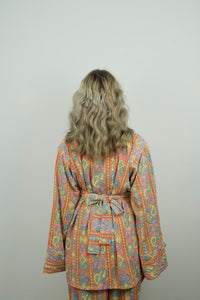 Set Farah — back view showing the tied belt