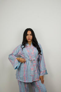 Set Sirine — wide sleeve and tied belt on the wrap top
