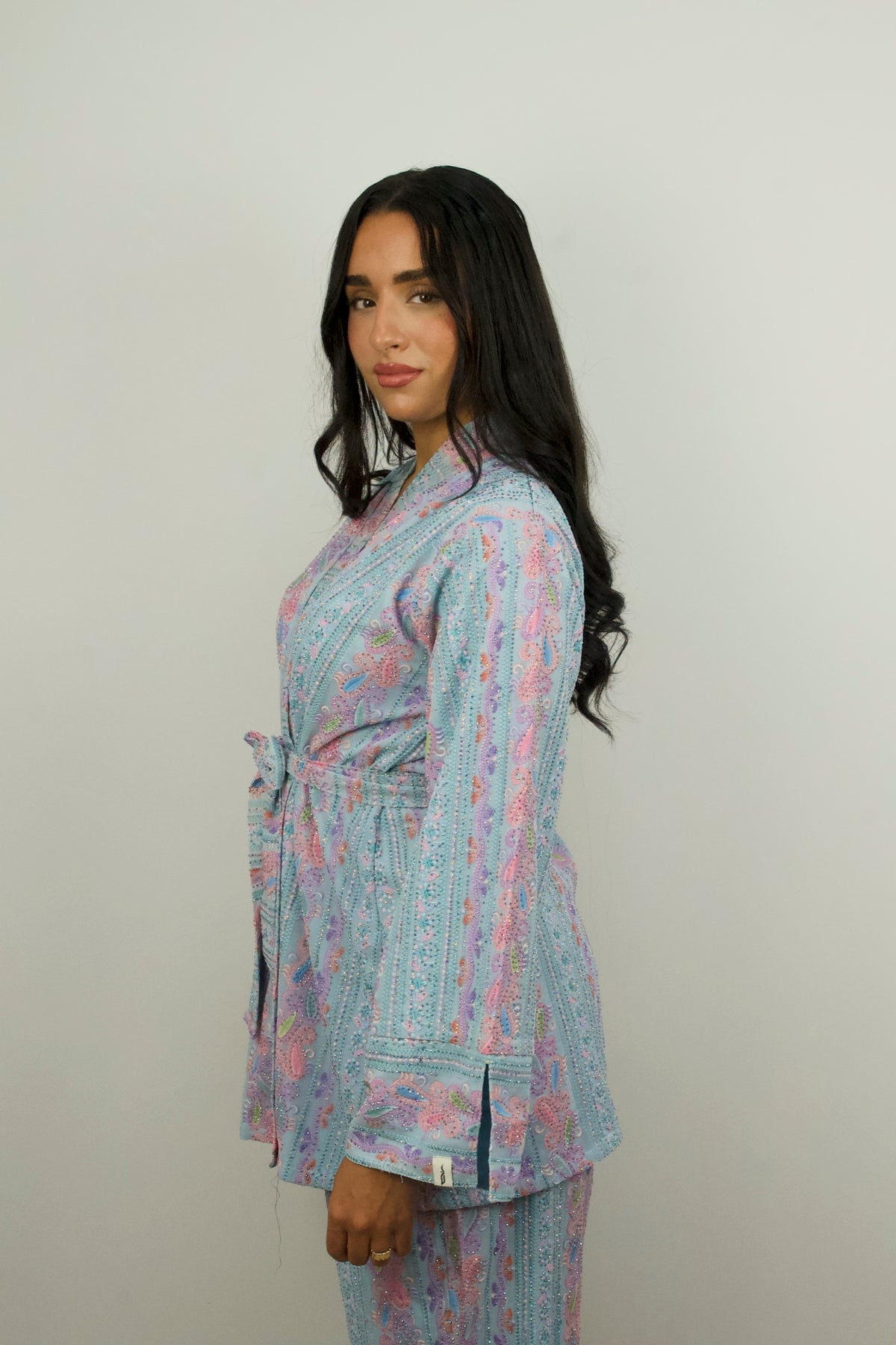 Set Sirine — side view showing the drape of the set
