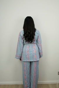 Set Sirine — back view